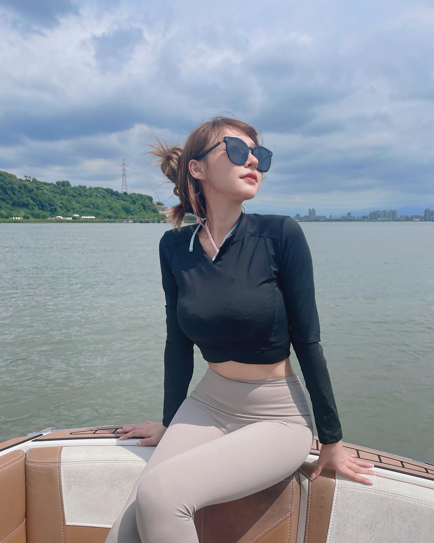 林襄抖奶又掀裙露小褲褲！本尊親解原因「剛好在玩角色扮演」被問抽菸秒變臉