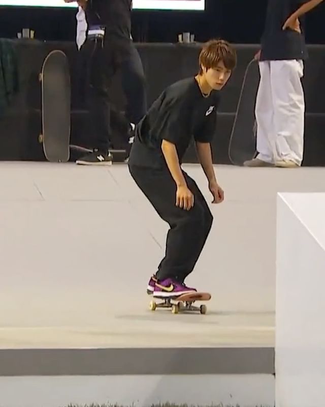 潮流時尚圈爭相追捧！東奧滑板金牌不只鞋品好，個人穿搭也很有一套！