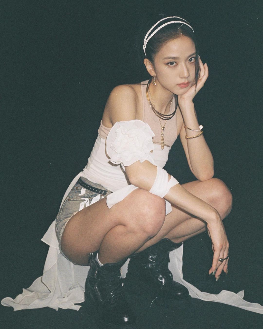 Jisoo 光貼文就海撈 6 億！　「全球IG最會賺錢的藝人排行榜」曝光