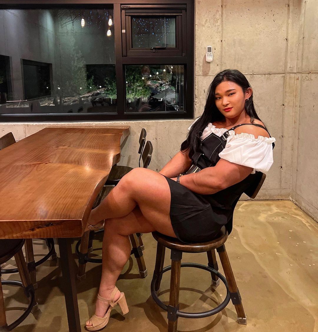 《鬼滅之刃》迷快來看！南韓女網紅 COS 彌豆子    照片曝光連鬼老大也要讓位