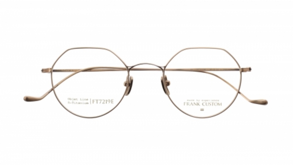 《毒梟聖徒》同款眼鏡你也買得到！韓國精品眼鏡 FRANK CUSTOM 正式登陸台灣，黑嘉嘉成台灣首位代言人！