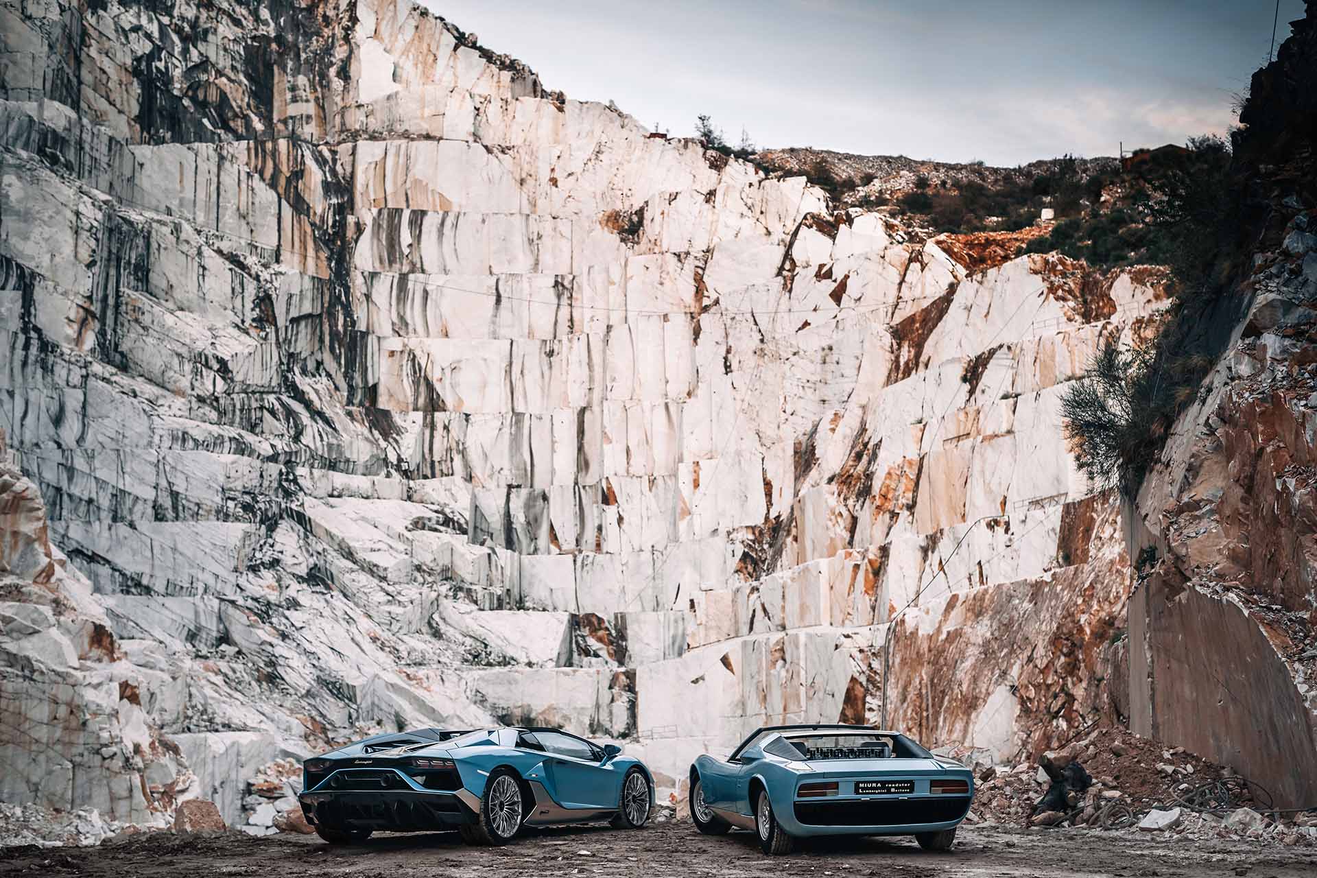 眼眶泛淚！Lamborghini 最後一輛 Aventador 正式下線，復刻經典 Miura Roadster 致上最高敬意