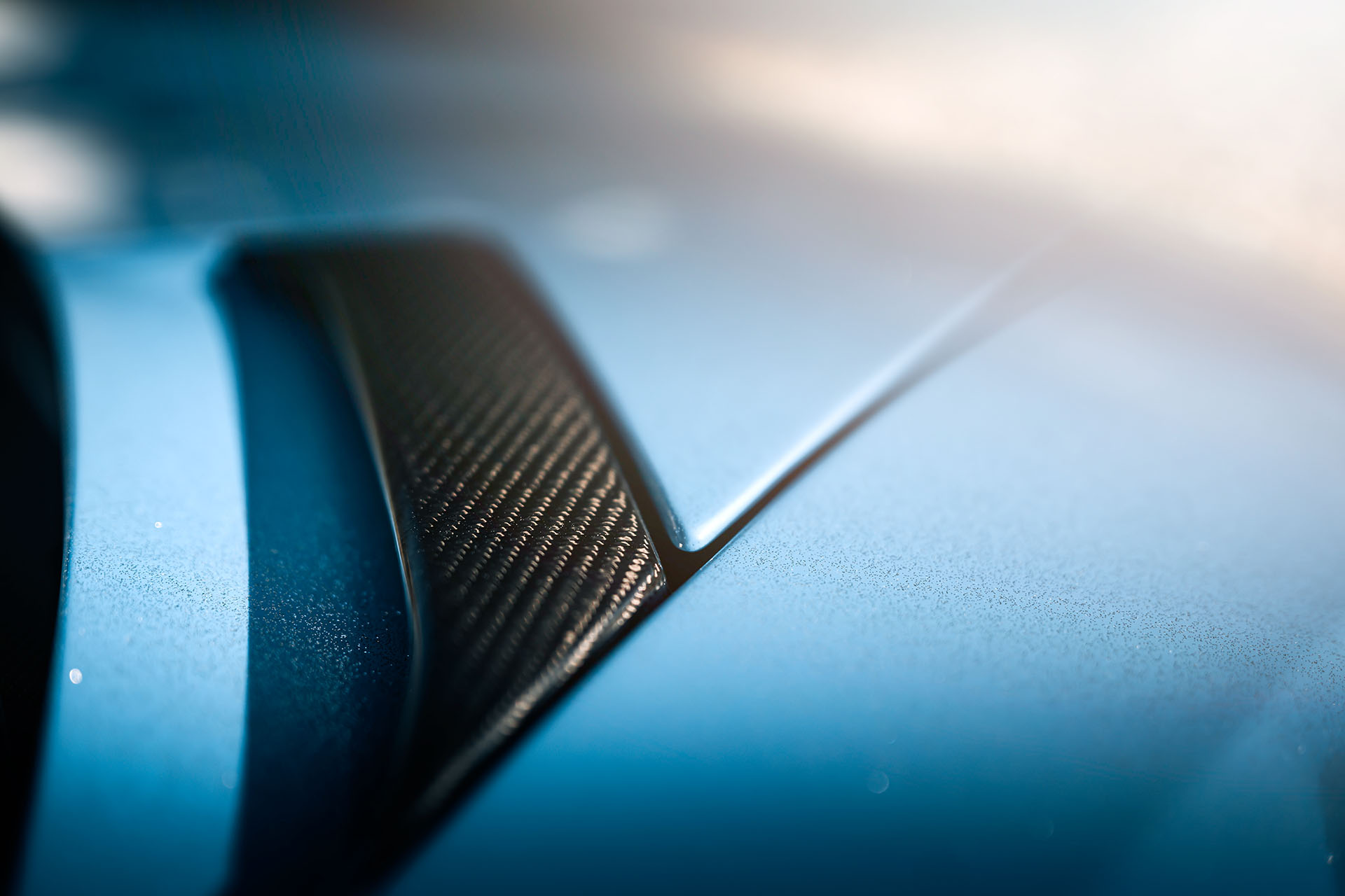 眼眶泛淚！Lamborghini 最後一輛 Aventador 正式下線，復刻經典 Miura Roadster 致上最高敬意