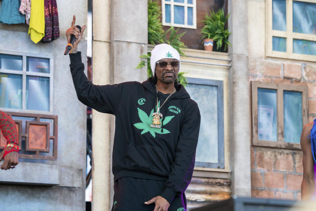 Snoop Dogg聘用的專業捲大麻師爆料他一天會抽150隻大麻捲菸