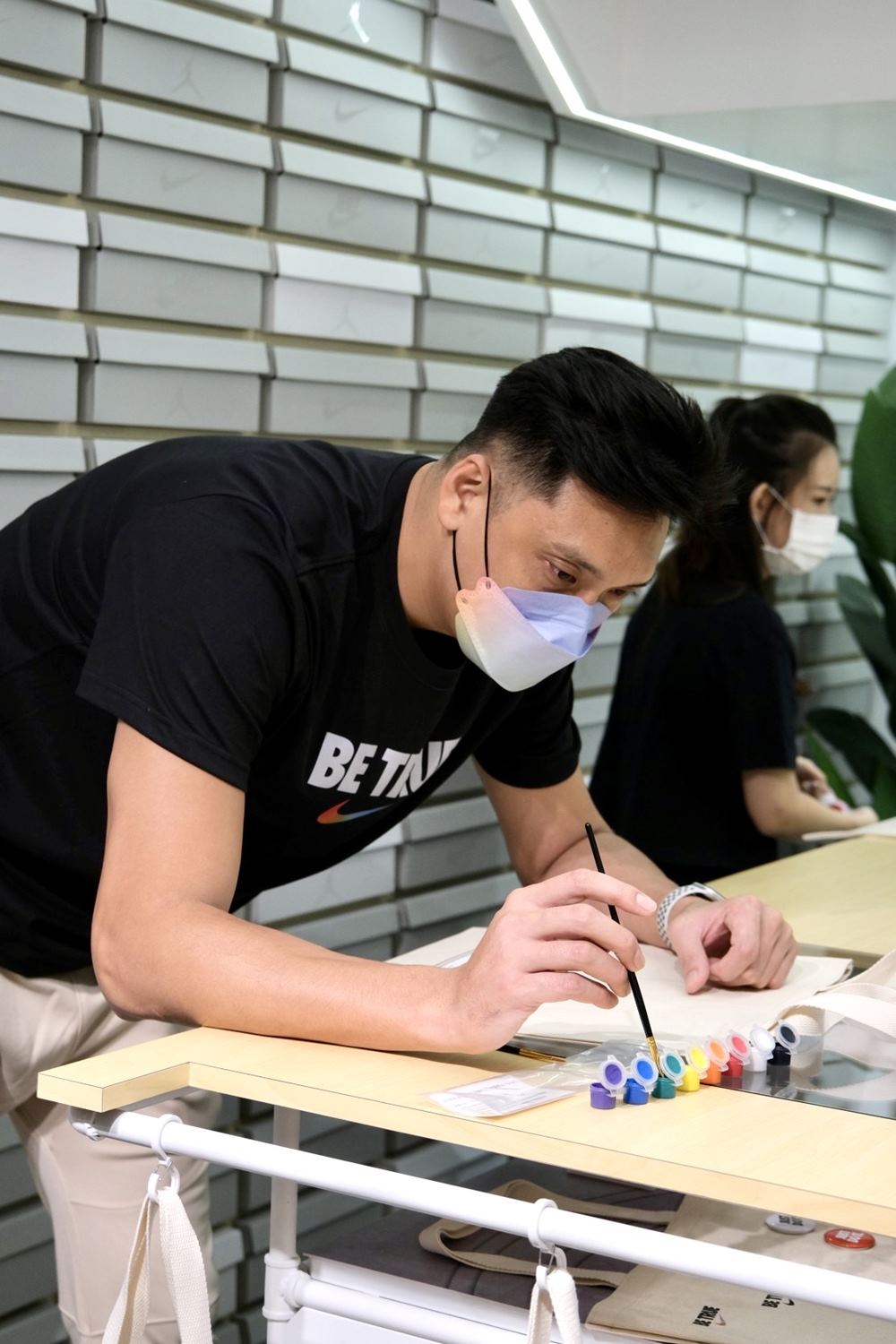 強勢衝擊潮流重鎮西門町！NIKE KICKS LOUNGE「摩曼頓西寧三」翻新開幕，台北必逛鞋鋪再加一！