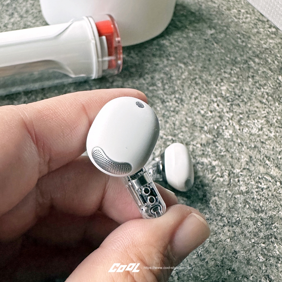 3C潮好玩｜Nothing Ear (stick) 開箱實測！透明黑白配，年度最美型真無線藍牙耳機推薦！