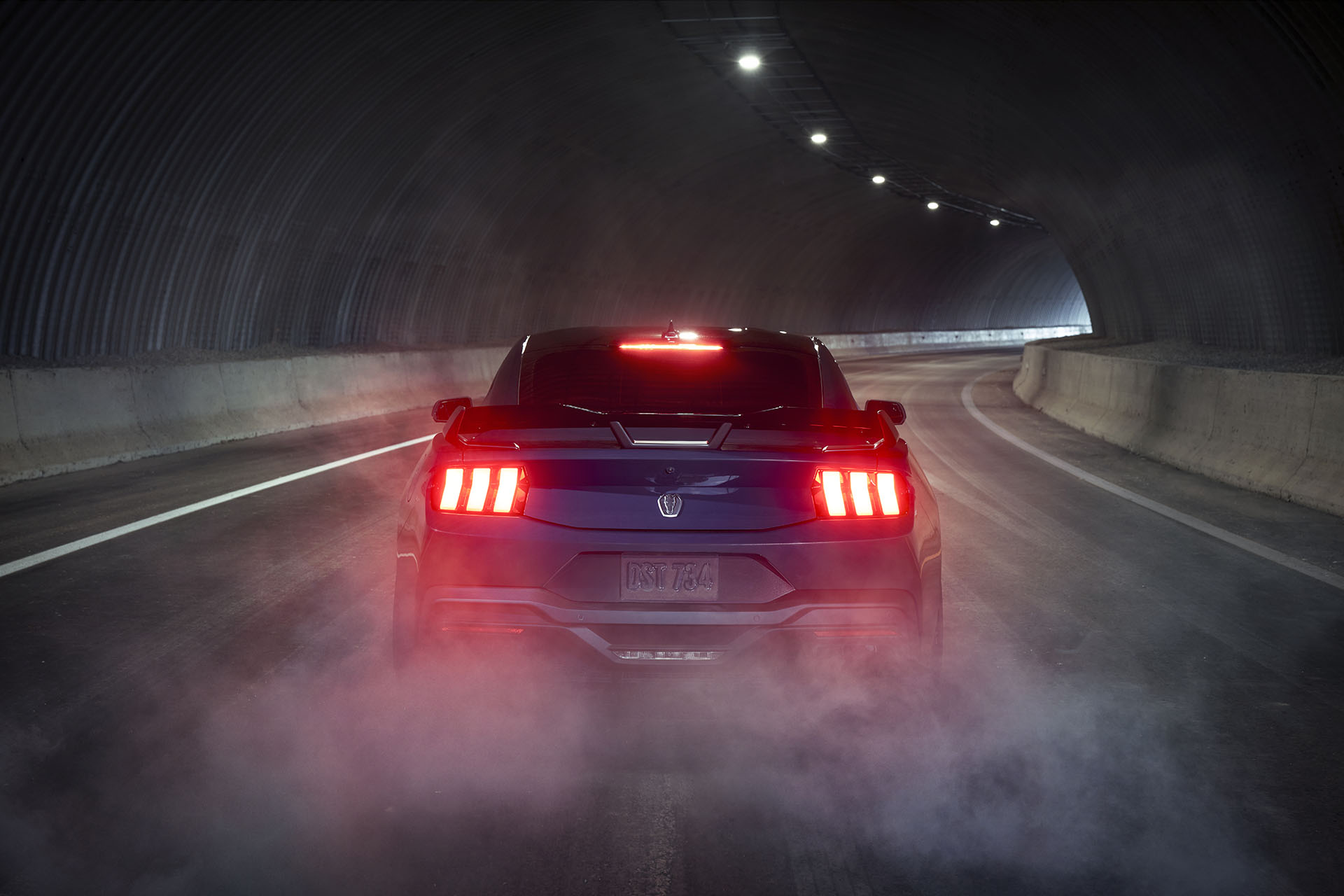 Ford Mustang Dark Horse-2