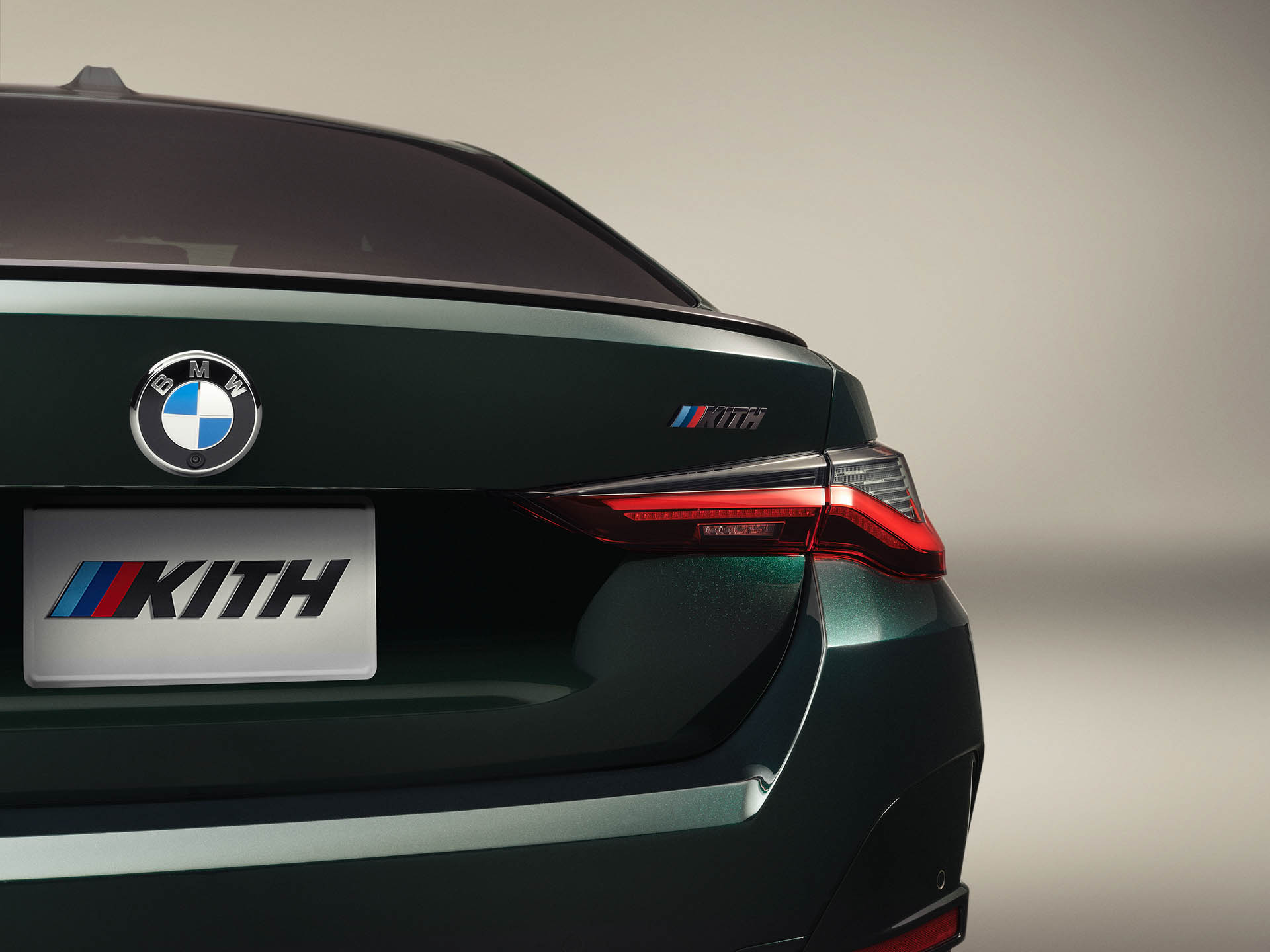 KITH × BMW 超強聯名再開！限量7 台i4 M50 純電轎跑搶訂！ - COOL