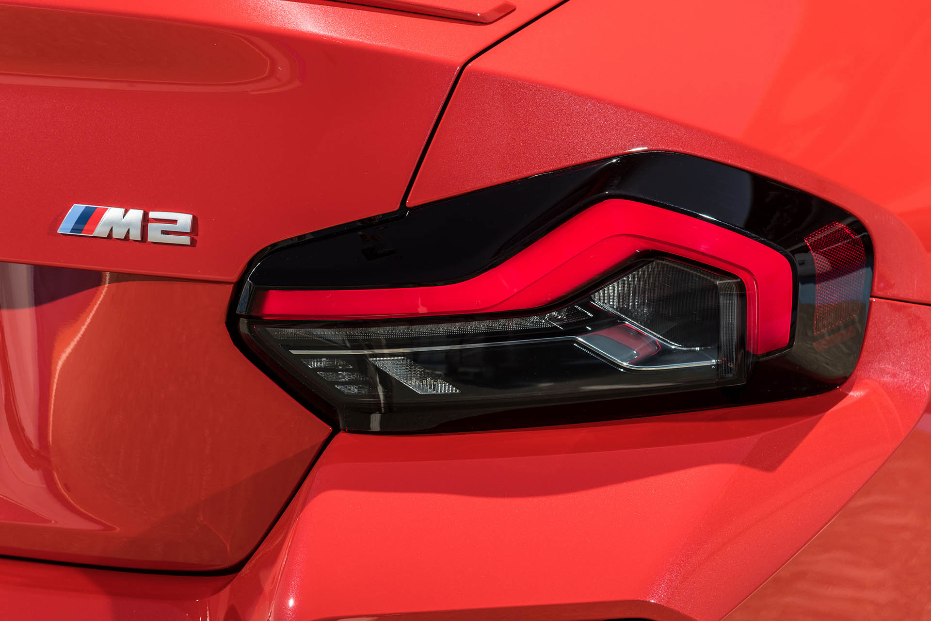 這批更純吧？BMW 新世代 M2 正式登場，手排 + 後驅超到位！
