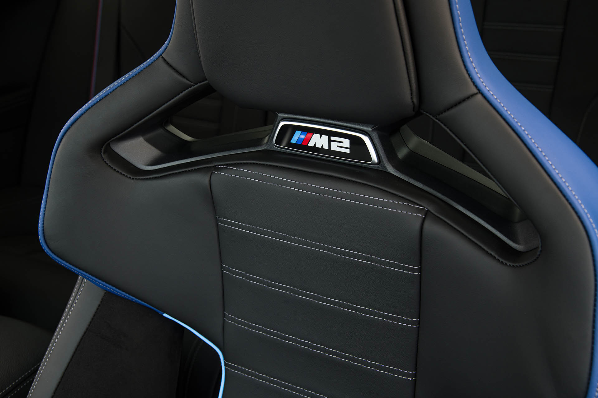 這批更純吧？BMW 新世代 M2 正式登場，手排 + 後驅超到位！