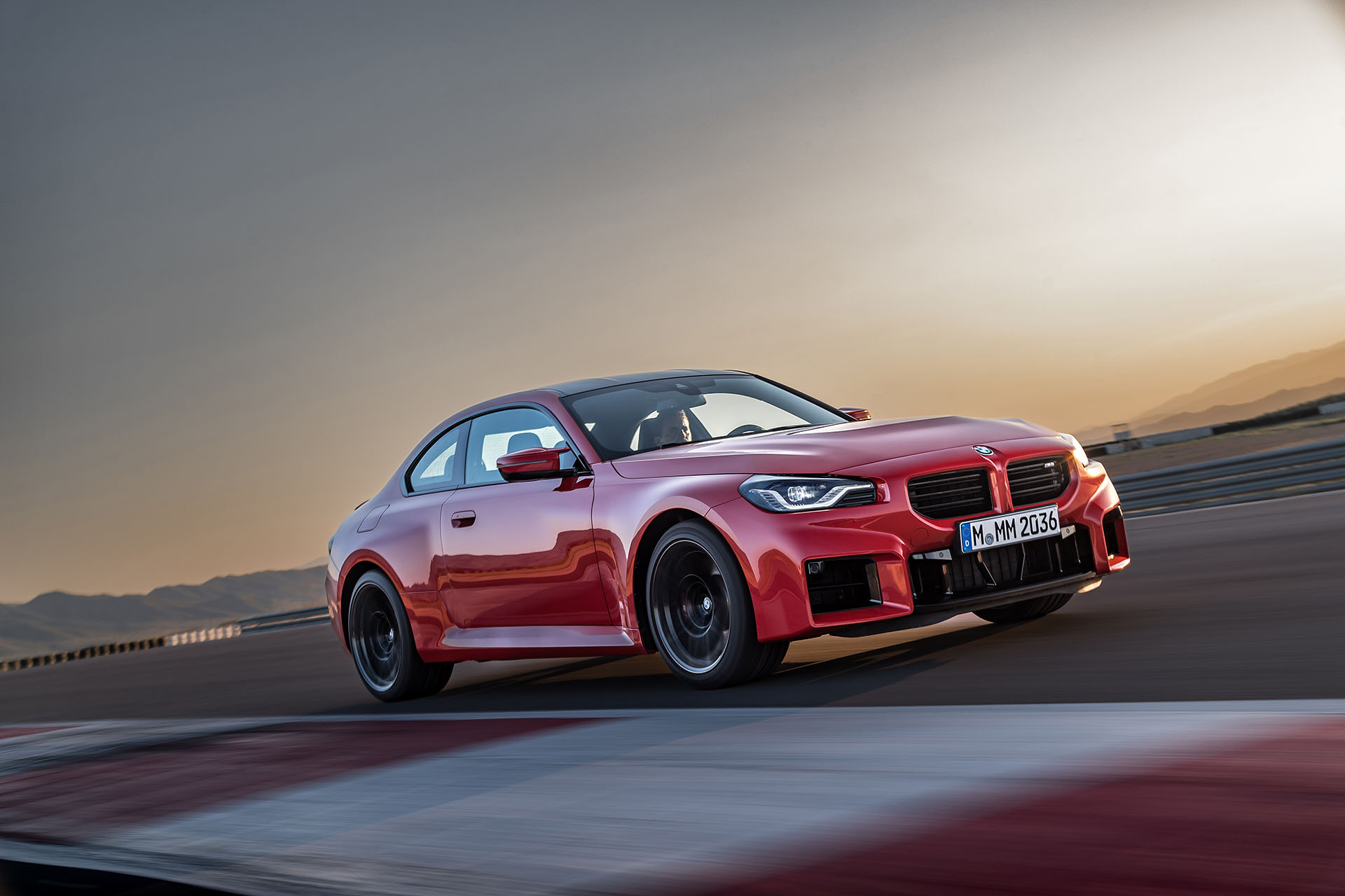 這批更純吧？BMW 新世代 M2 正式登場，手排 + 後驅超到位！