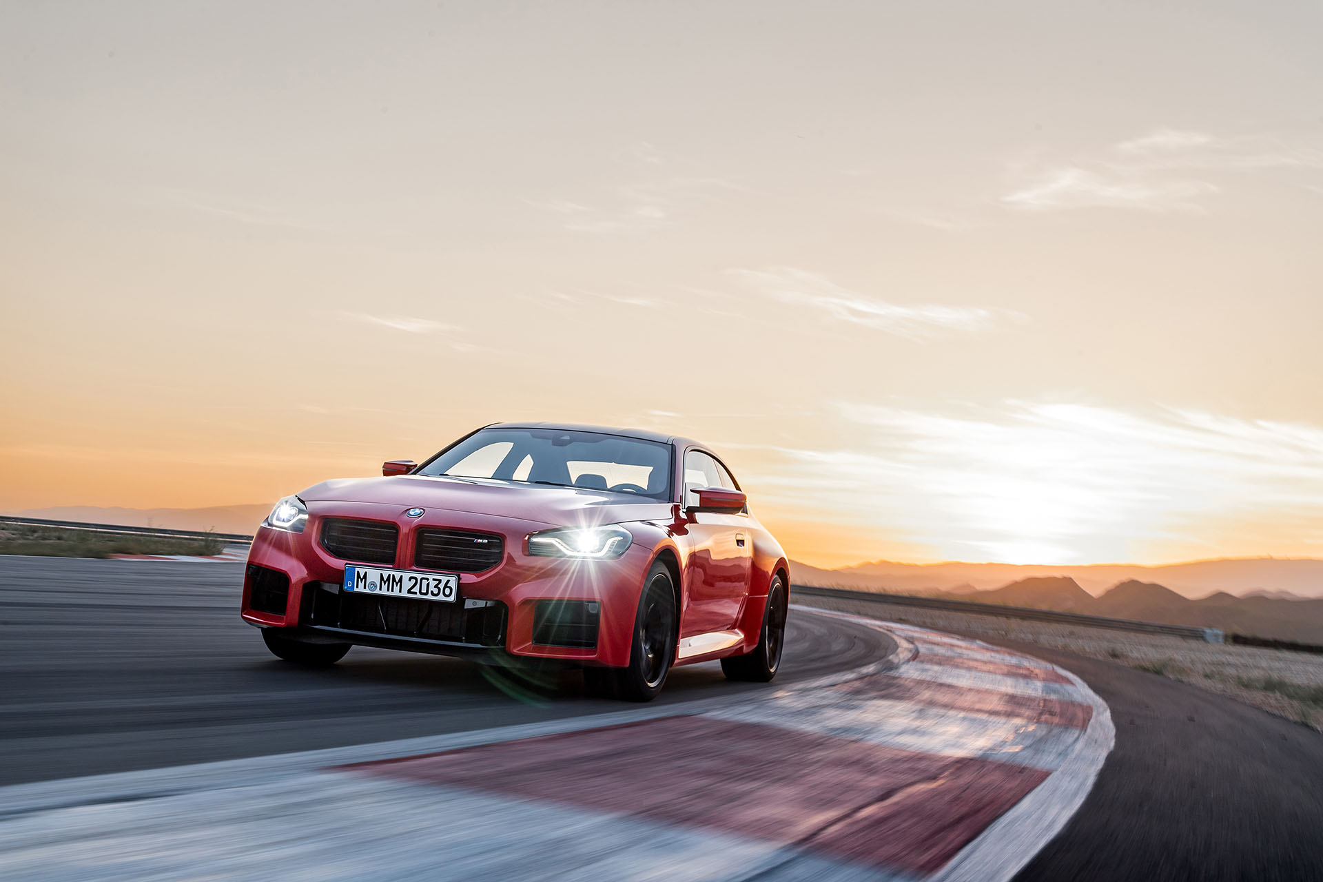 這批更純吧？BMW 新世代 M2 正式登場，手排 + 後驅超到位！