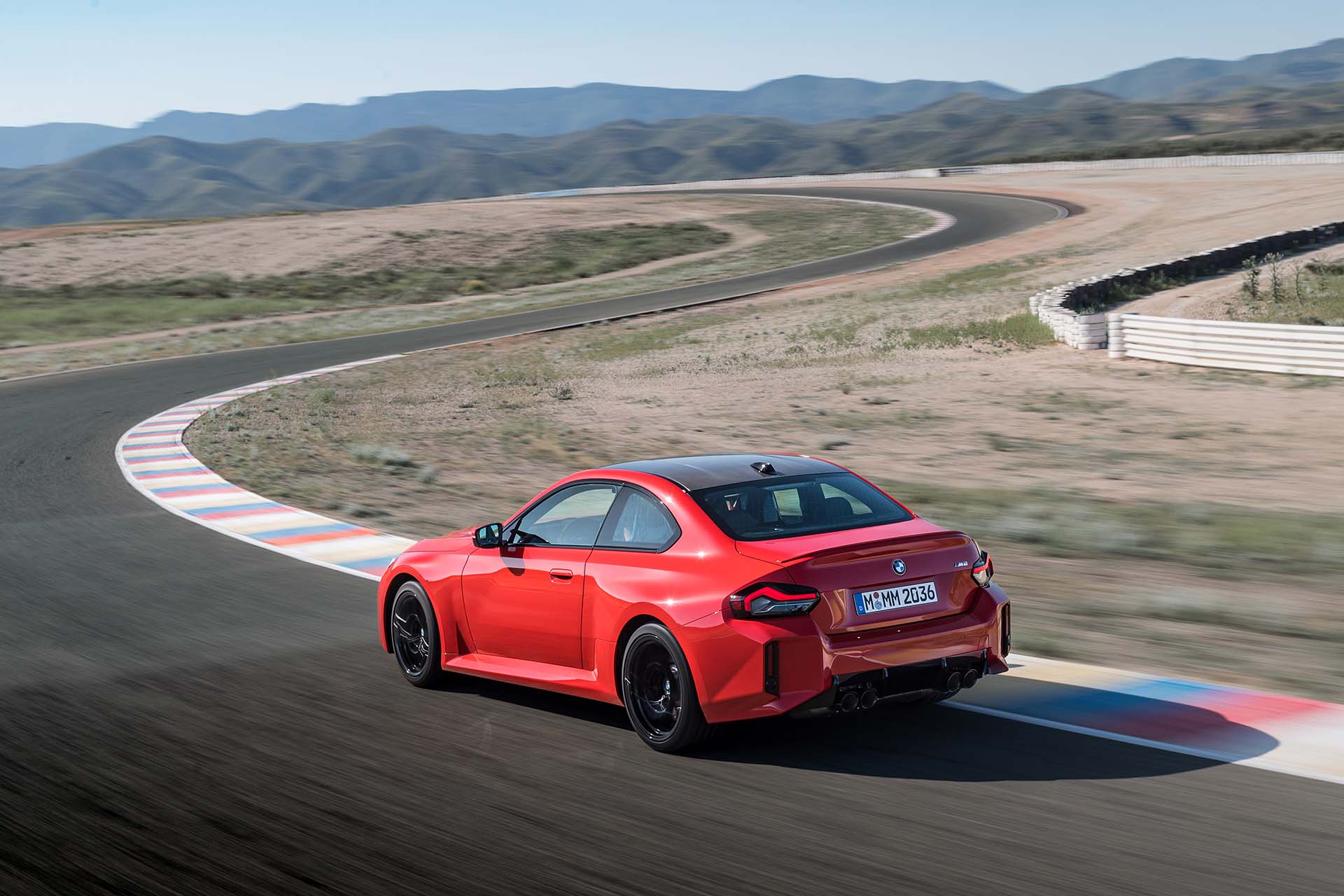這批更純吧？BMW 新世代 M2 正式登場，手排 + 後驅超到位！