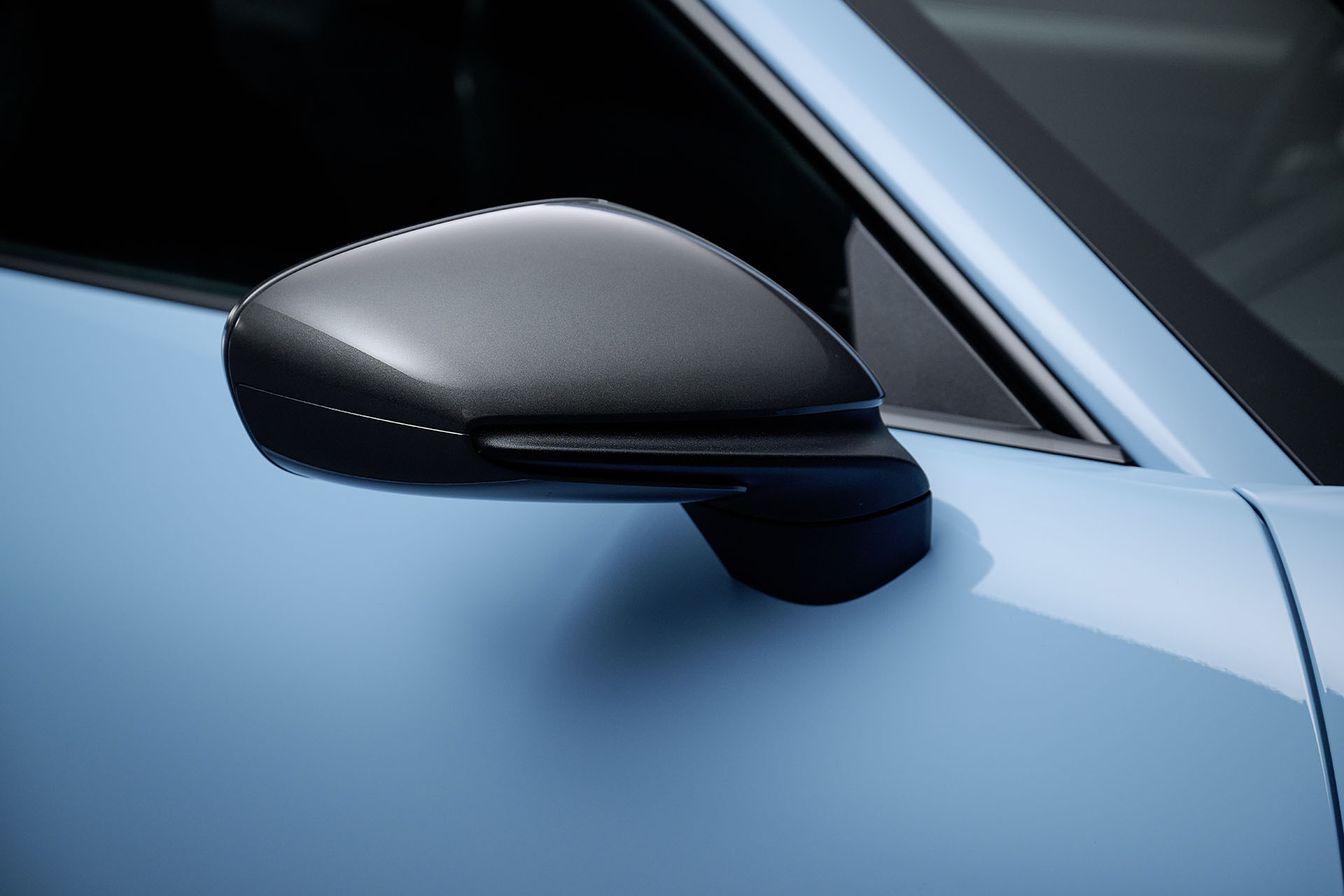 全車輕量化、手排變速箱搭載，Porsche 911 Carrera T 新成員報到！