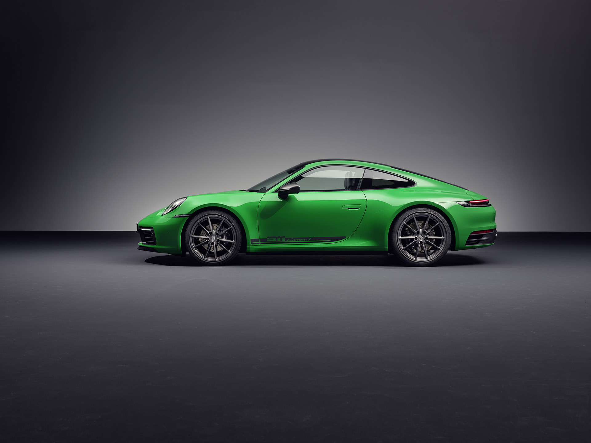 全車輕量化、手排變速箱搭載，Porsche 911 Carrera T 新成員報到！