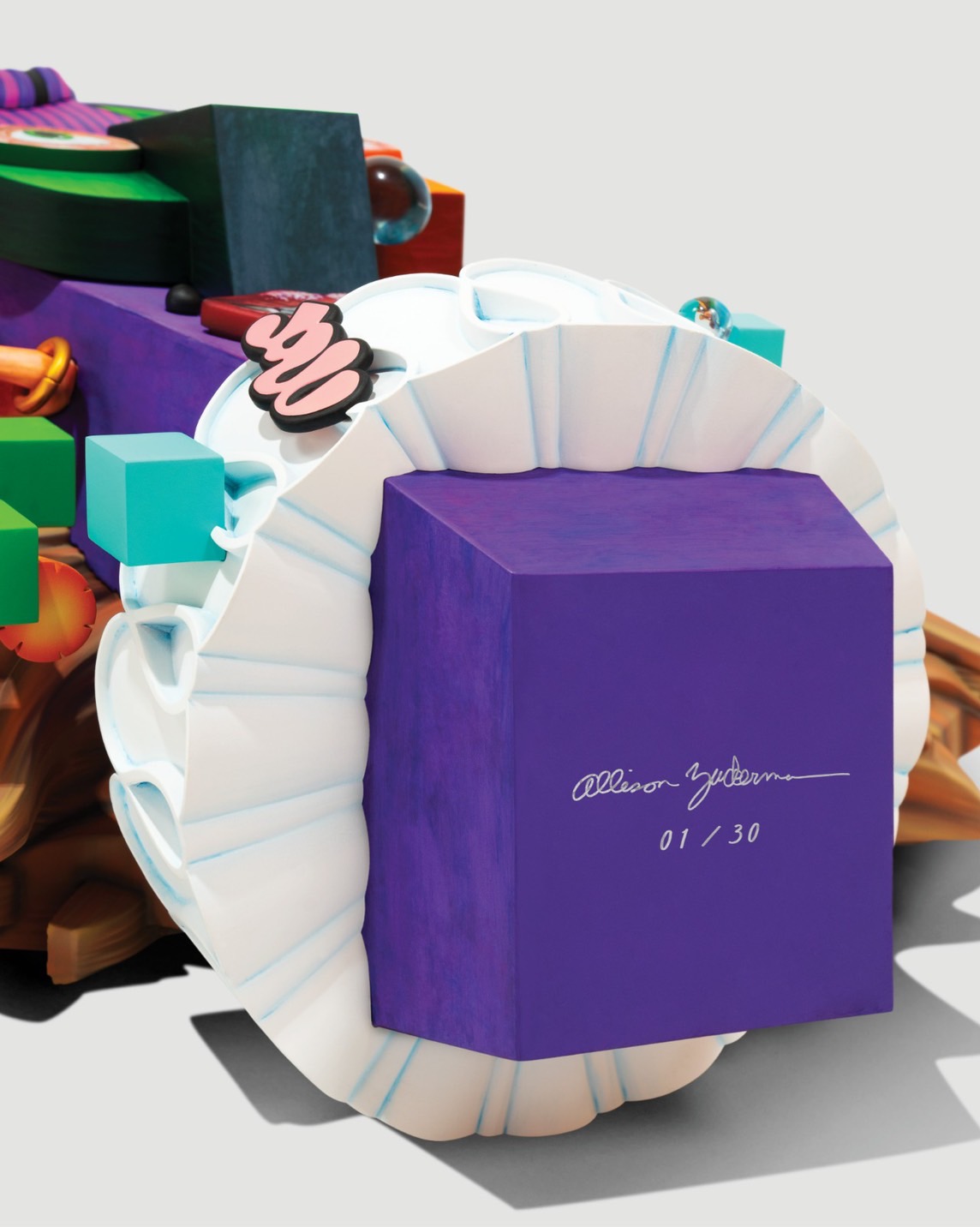 畫作拍賣破七百萬！當代藝術家 Allison Zuckerman 首個銅像雕塑收藏品開放網路抽選！