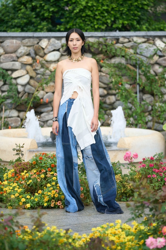 眾星齊聚臺北玫瑰園！ JENN LEE 23 春夏時尚大秀「野性女力」恣意綻放