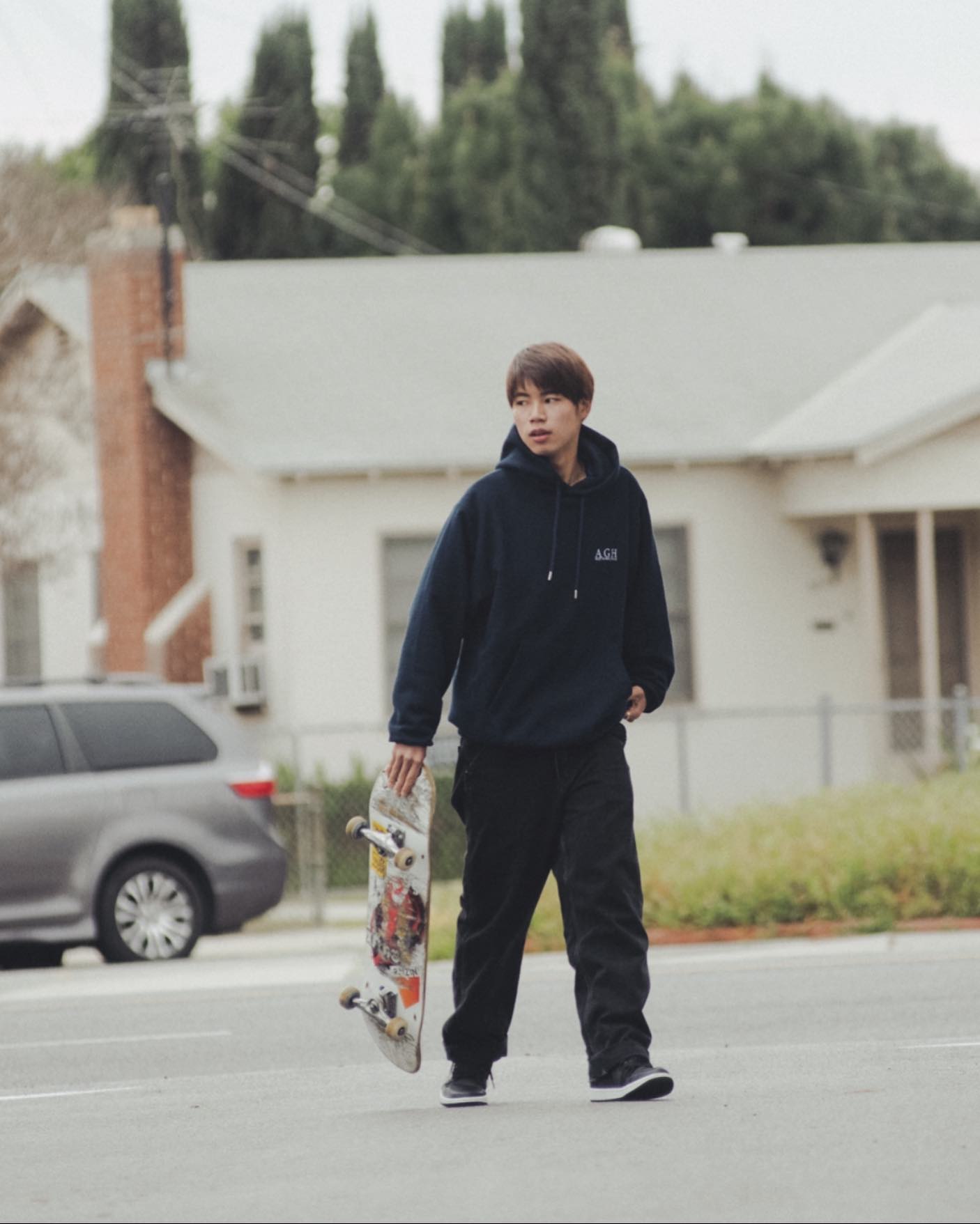 潮流時尚圈爭相追捧！東奧滑板金牌不只鞋品好，個人穿搭也很有一套！