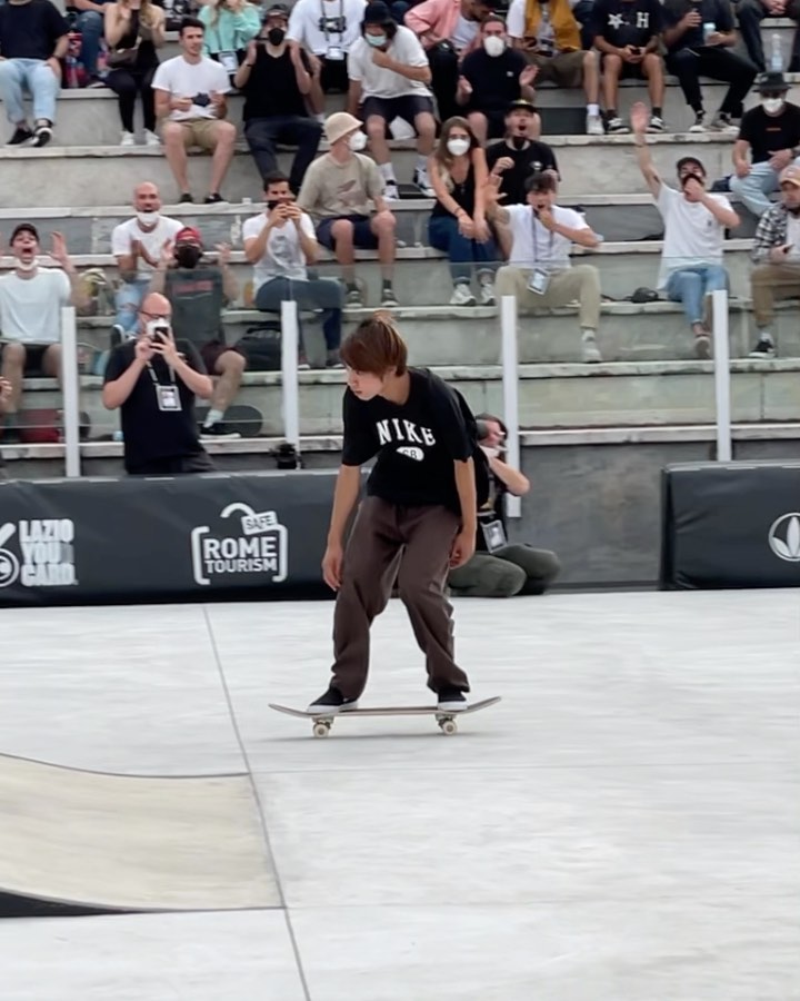 潮流時尚圈爭相追捧！東奧滑板金牌不只鞋品好，個人穿搭也很有一套！