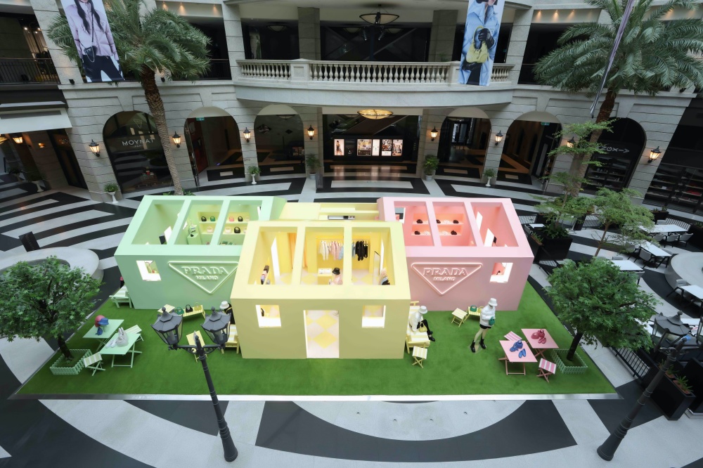 超夢幻粉嫩店裝！ Prada 全新 Prada Village 期間限定店登陸台北 Bellavita ！