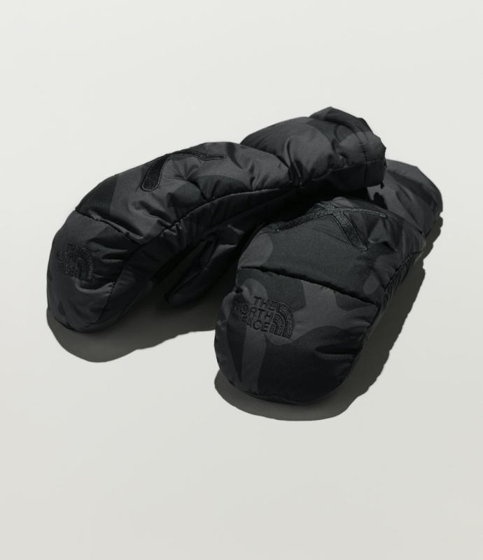 台灣販售資訊來了！ The North Face x KAWS 第二彈聯名發售店點及全品項公佈，黑魂鞋履和外套必收！