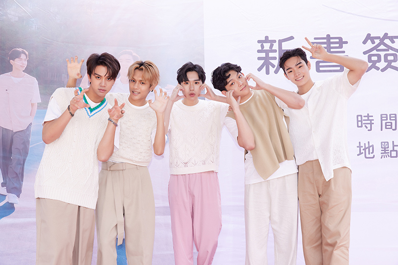 500 位名額瞬間秒殺！矚目男團 AcQUA源少年 舉行「我們的約定」寫真簽書會展現超燙人氣