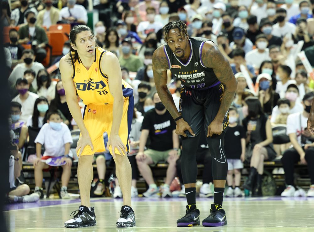 與隊友發生碰撞左膝不適！魔獸 Dwight Howard 確定休息兩週