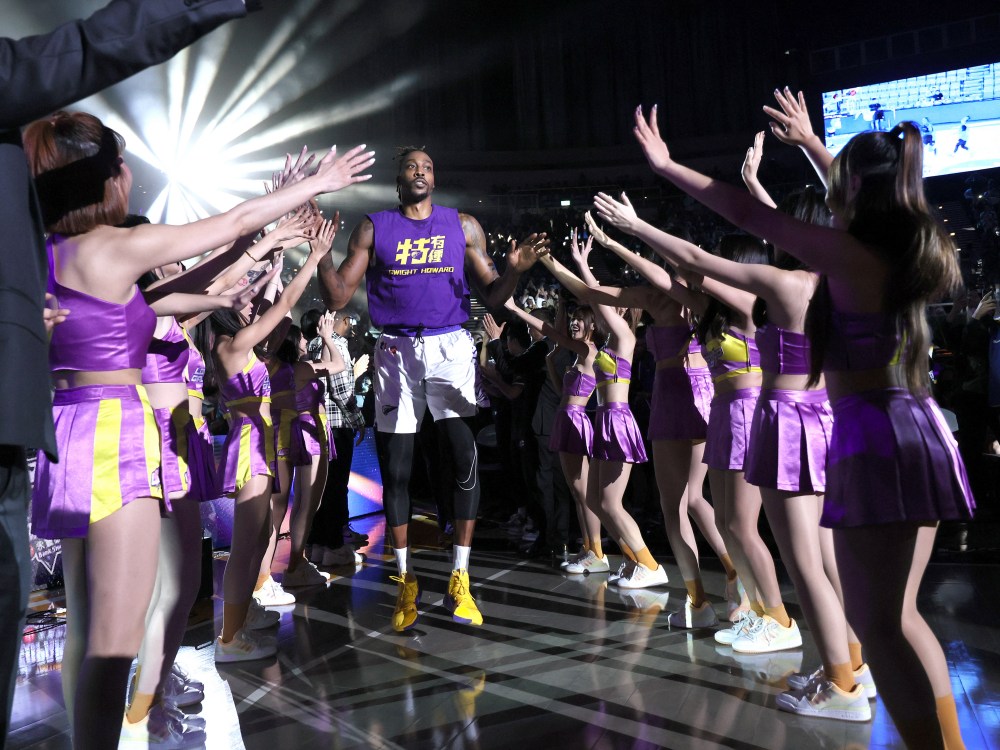 仕東真的投爆霍華德！Dwight Howard 再繳 23+9+10 準大三元，雲豹不敵太陽吞敗！