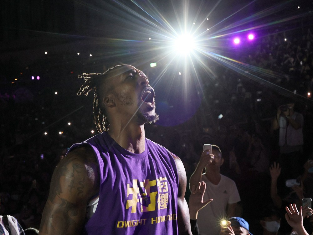 仕東真的投爆霍華德！Dwight Howard 再繳 23+9+10 準大三元，雲豹不敵太陽吞敗！