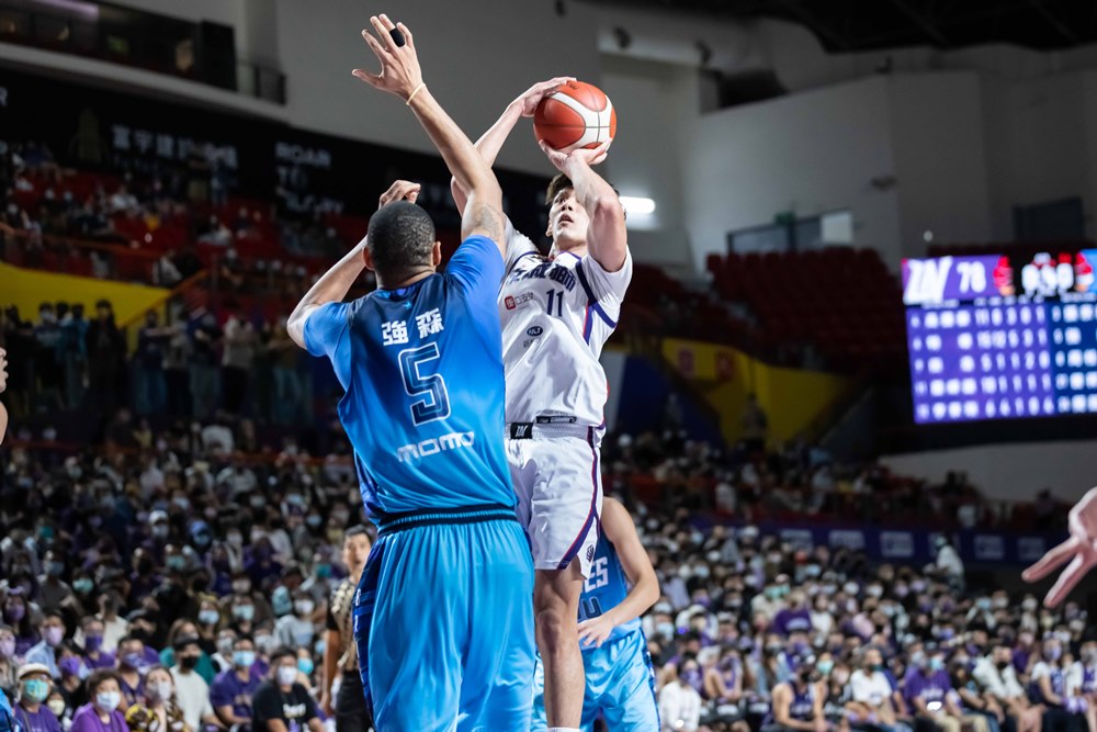 血戰 2OT 就像神仙打架！高國豪大心臟帶領攻城獅奪勝，簡廷兆壓哨上籃讓球迷驚呼！