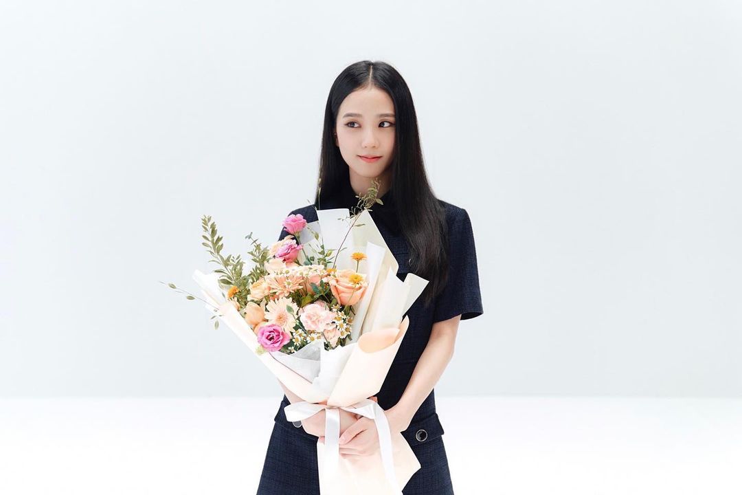 世巡才剛開始！ Jisoo 爆脖子出現「不明腫塊」　YG 聲明粉絲拳頭都硬了