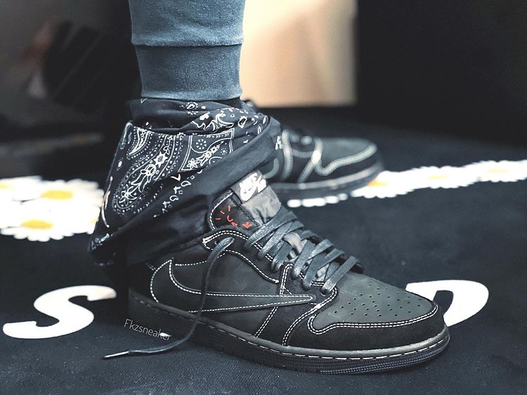 travis Scott x AIR JORDAN 1 low