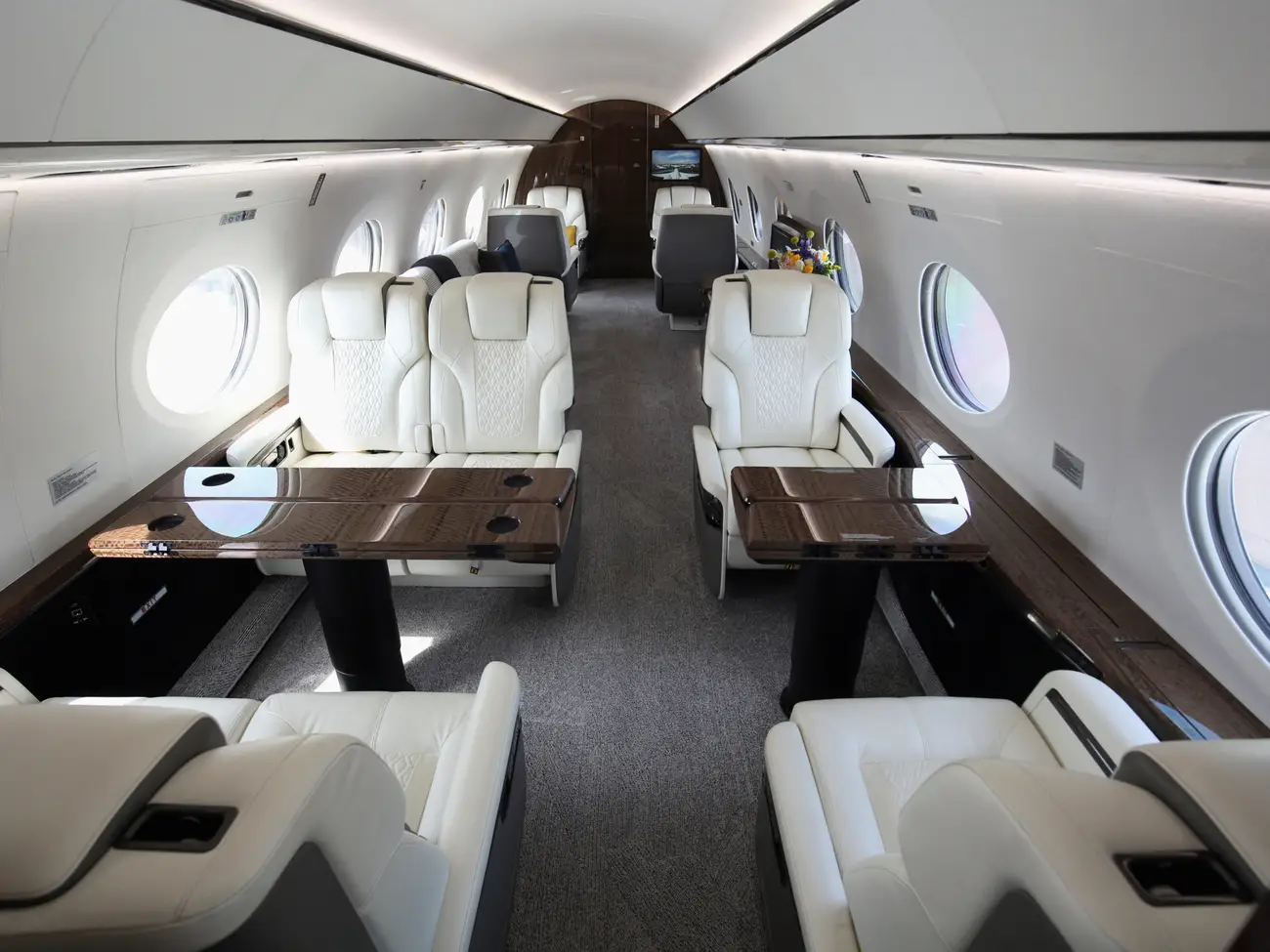 伊隆馬斯克將購入全世界最豪華的私人飛機灣流 G700