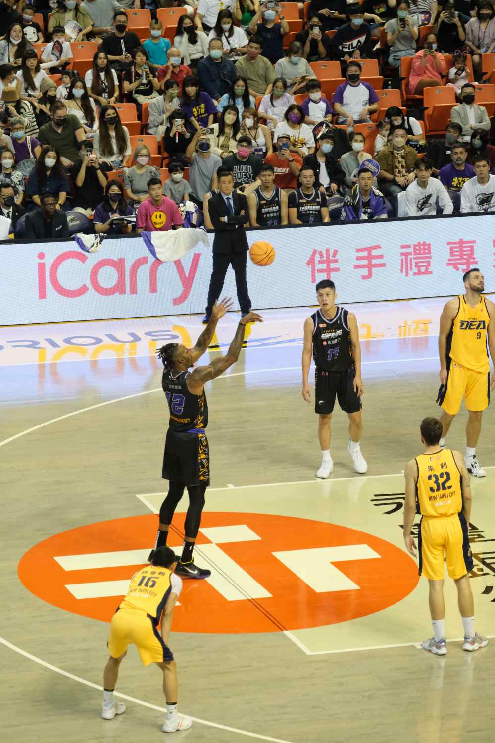 全場高喊 MVP！Dwight Howard 首戰砍 38+25+9 準大三元，帶領雲豹上演大逆轉！