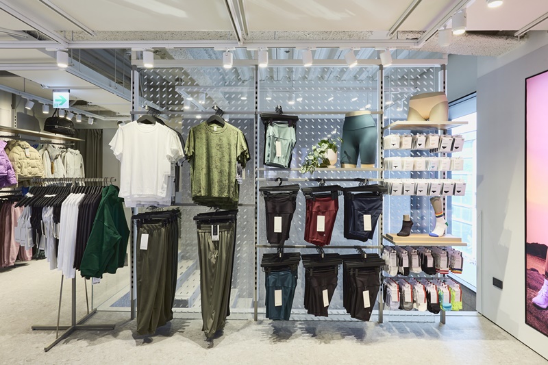 新北國王毛總和李睿麒陽光演繹！lululemon 全台首間獨立街邊店「忠孝復興門市」盛大開幕