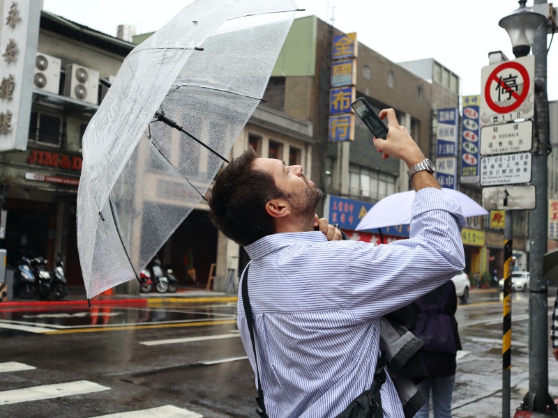 超愛大稻埕！ MSGM 品牌創辦人暨創意總監 Massimo Giorgetti 首次訪台，特別為台灣設計限定圖樣！