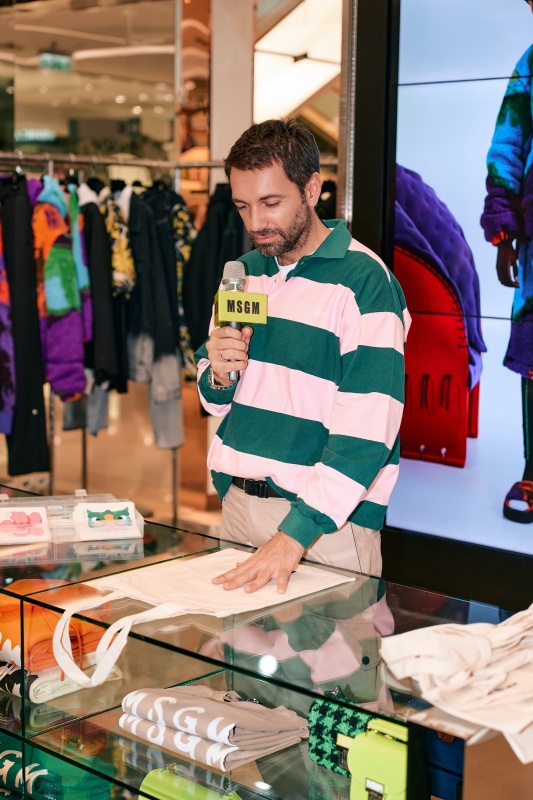 超愛大稻埕！ MSGM 品牌創辦人暨創意總監 Massimo Giorgetti 首次訪台，特別為台灣設計限定圖樣！