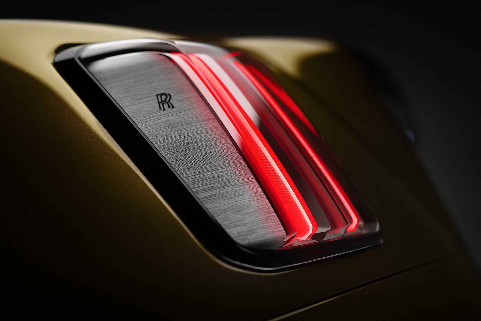 閃靈女神降臨！Rolls-Royce 首款電動車 Spectre 極致奢華登場！
