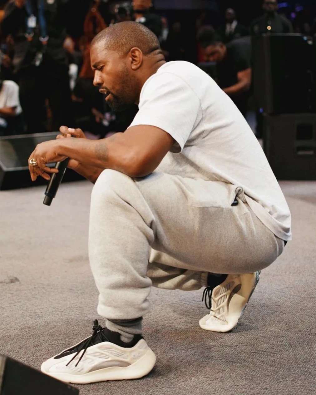 yeezy boost 700 v3