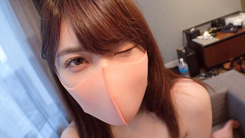 網友激讚「這個眨眼有夠電！」2021 年舊作掀熱議，火燙打進一週暢銷排行