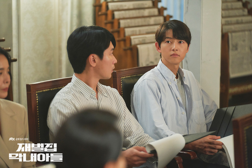 2022 年度「最亮眼演員」TOP 5！《財閥家的小兒子》宋仲基今年連兩部戲劇都爆紅！童星出生的「她」贏過眾人拿下第一！