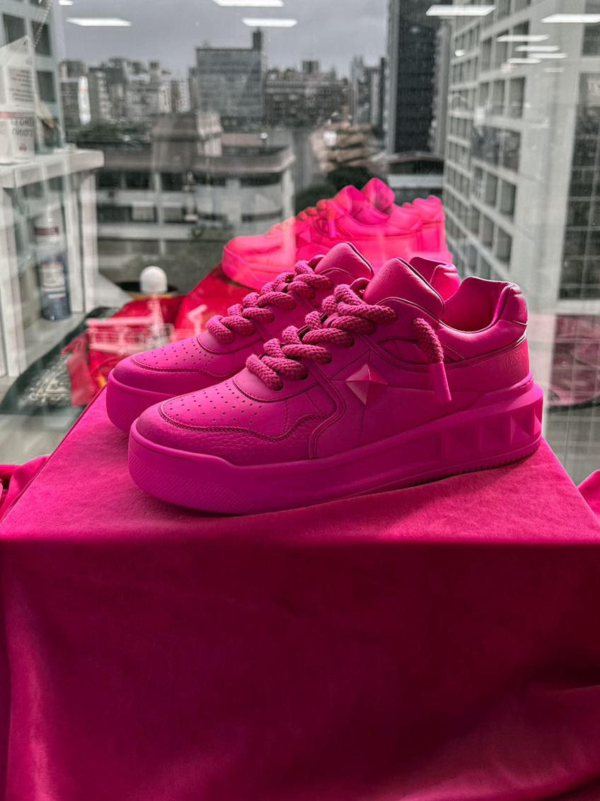 COOL開箱｜奢華與街頭間的絕佳平衡！近賞 Valentino Garavani One Stud XL 鞋款  堪稱藝術品等級！