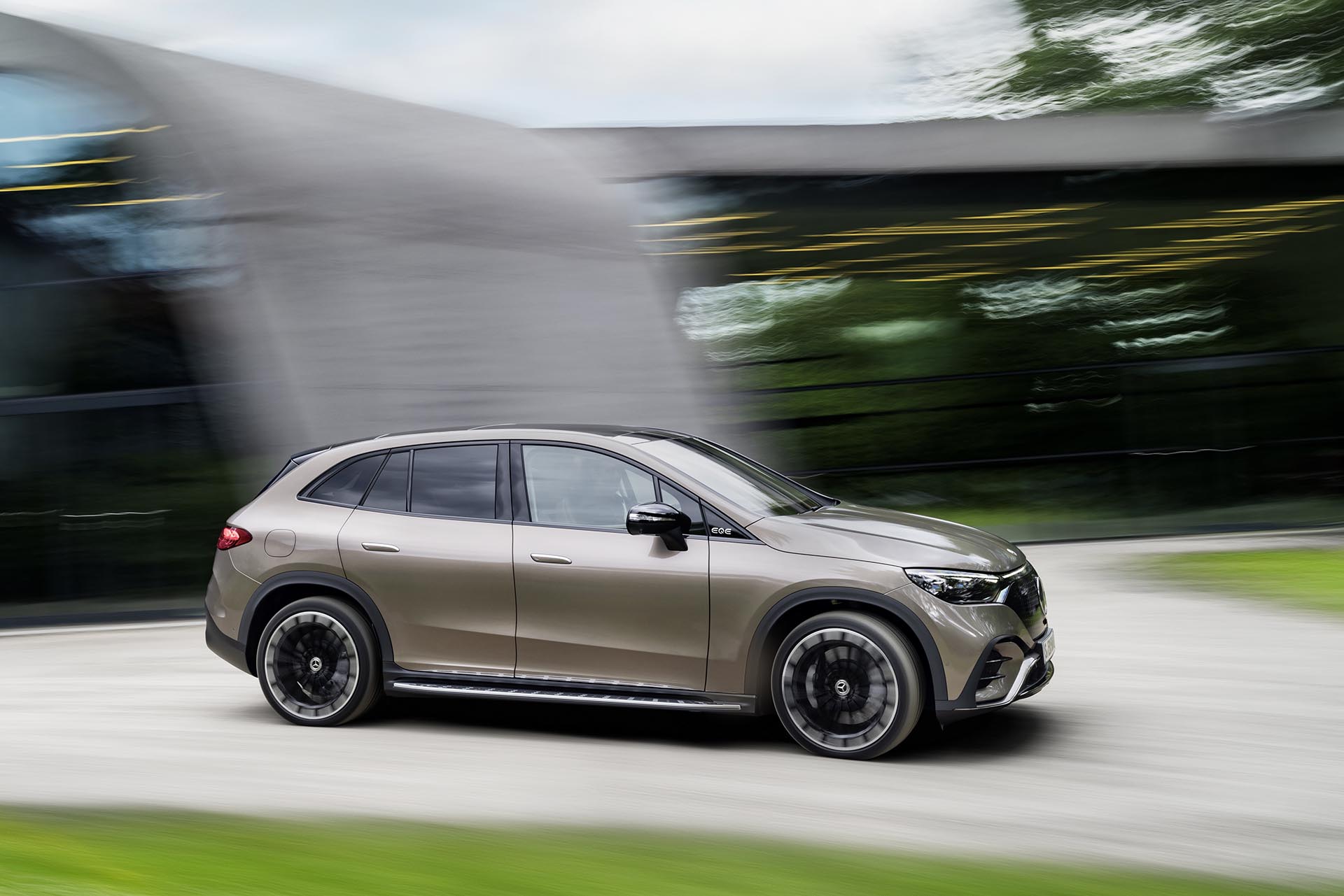 Mercedes-EQ EQE SUV-4