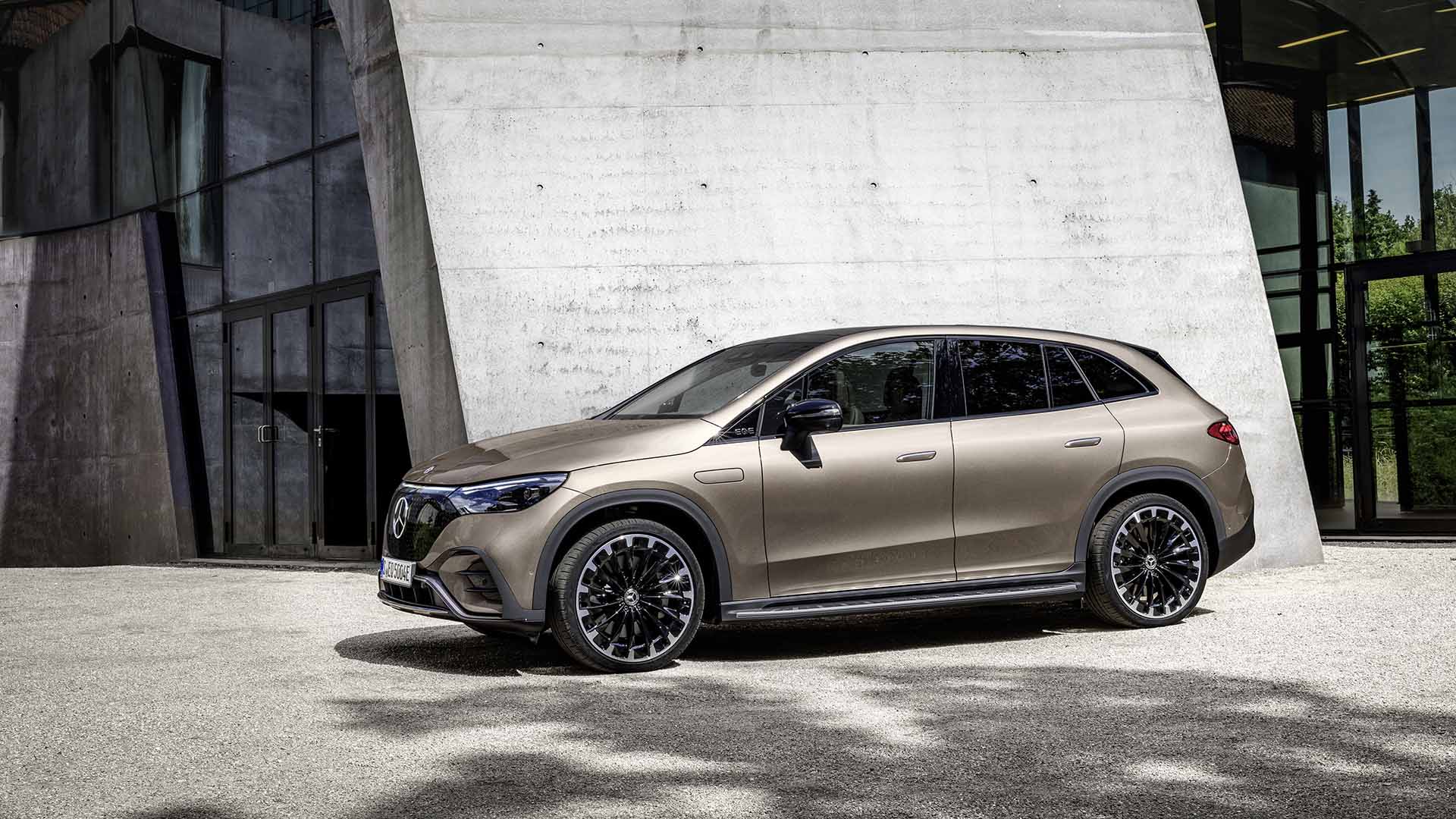 續航力逼近 600 公里！Mercedes-EQ 發布 EQE SUV 休旅車款