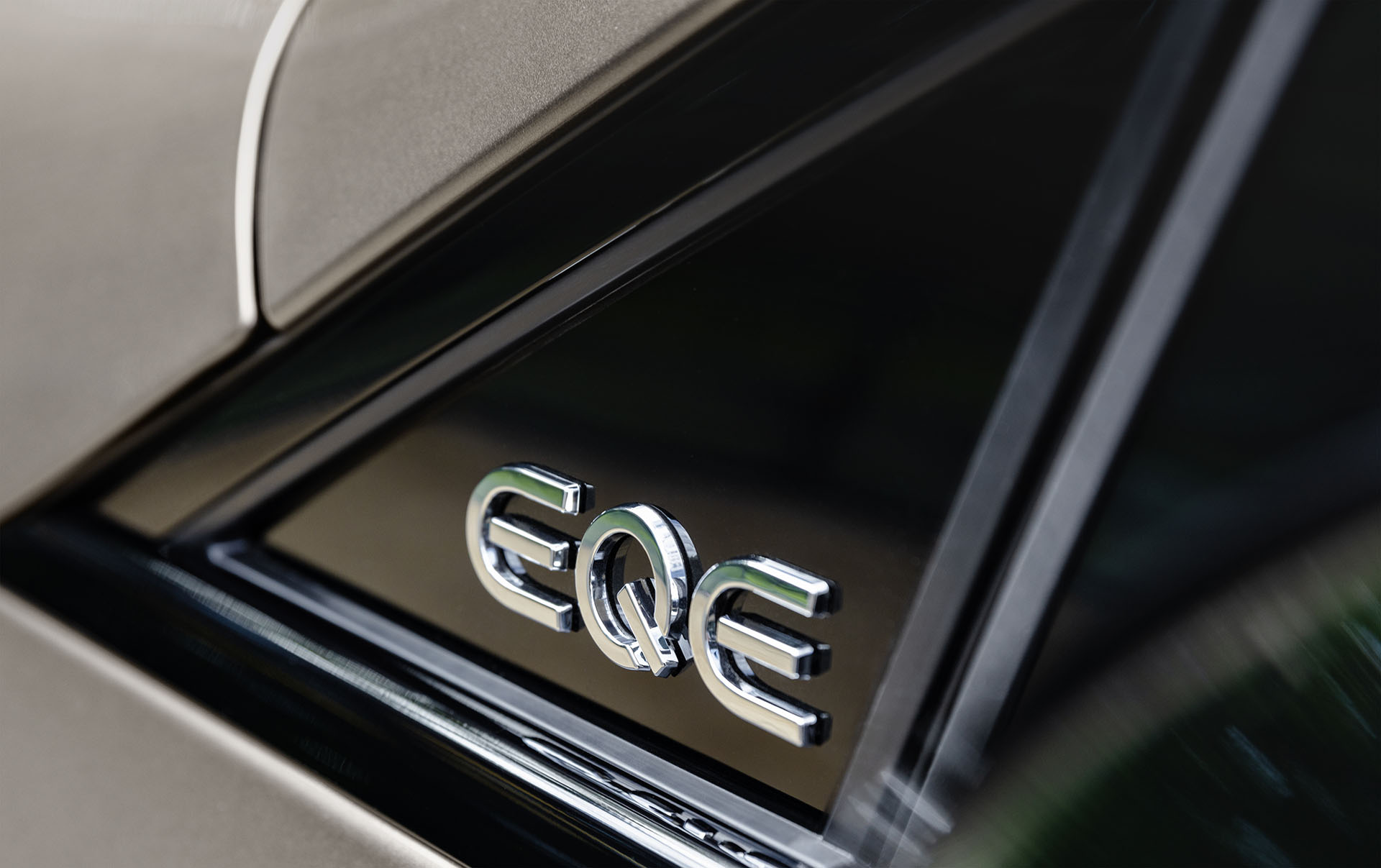 Mercedes-EQ EQE SUV-1