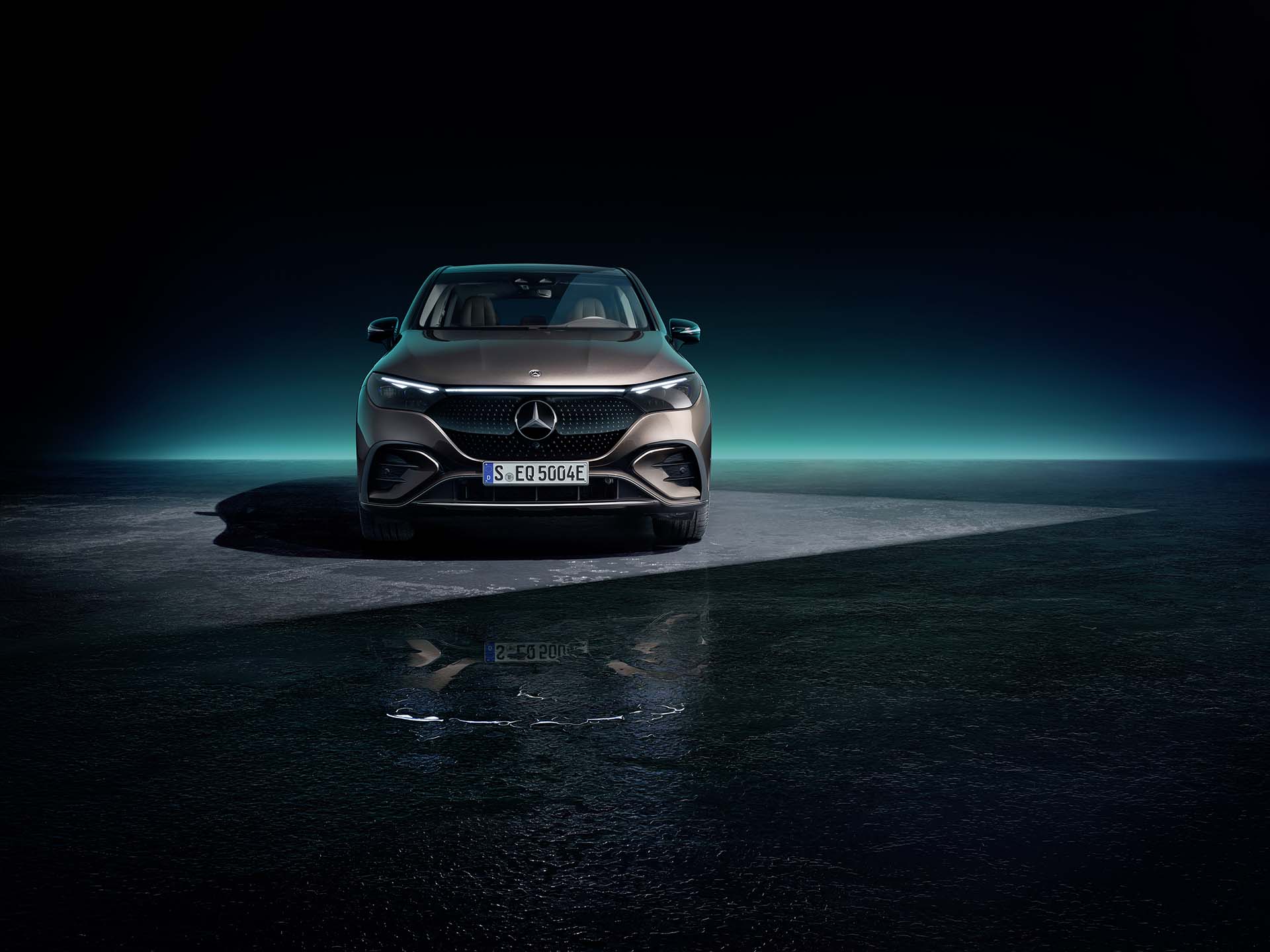續航力逼近 600 公里！Mercedes-EQ 發布 EQE SUV 休旅車款