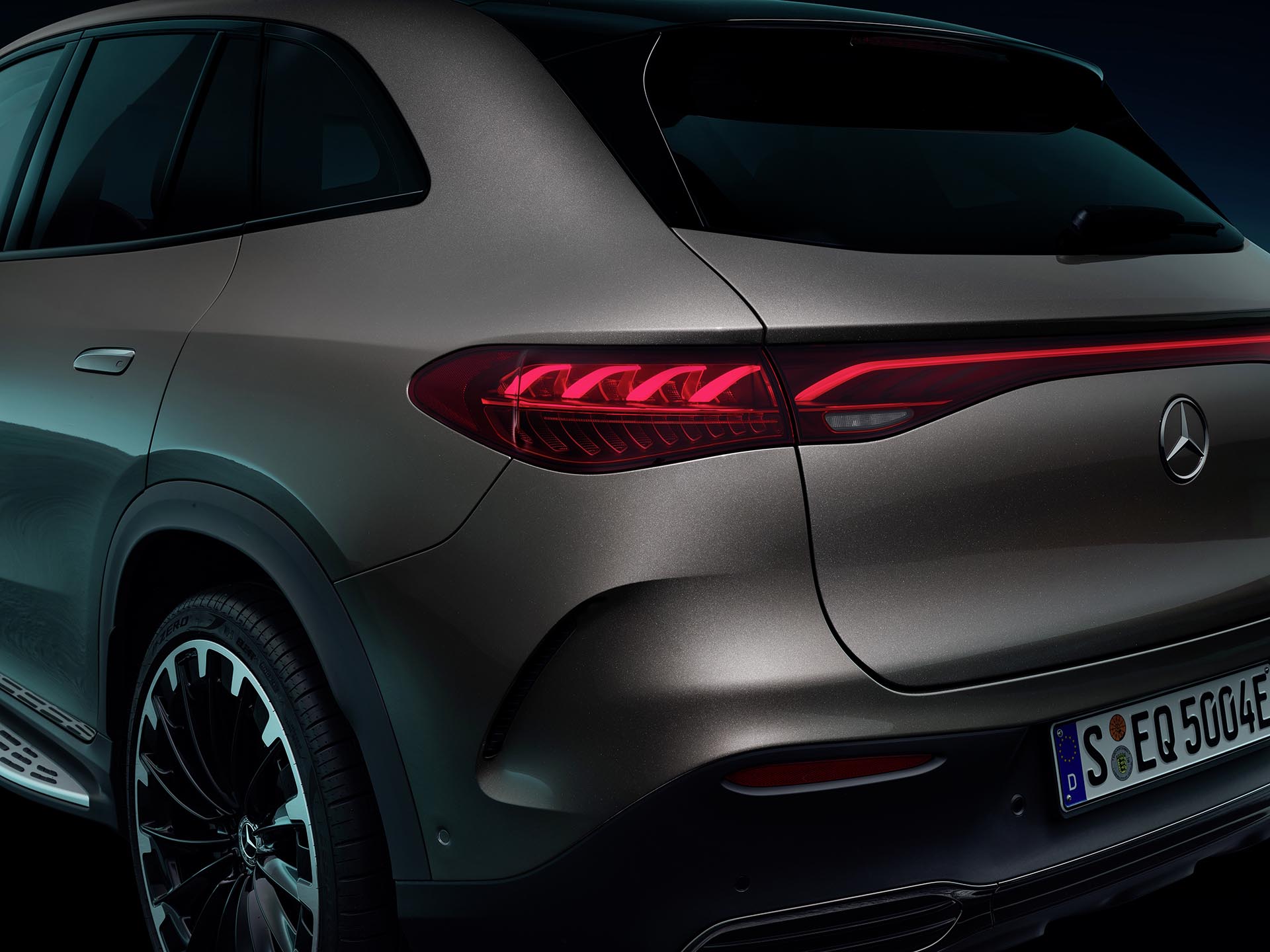 Mercedes-EQ EQE SUV-2