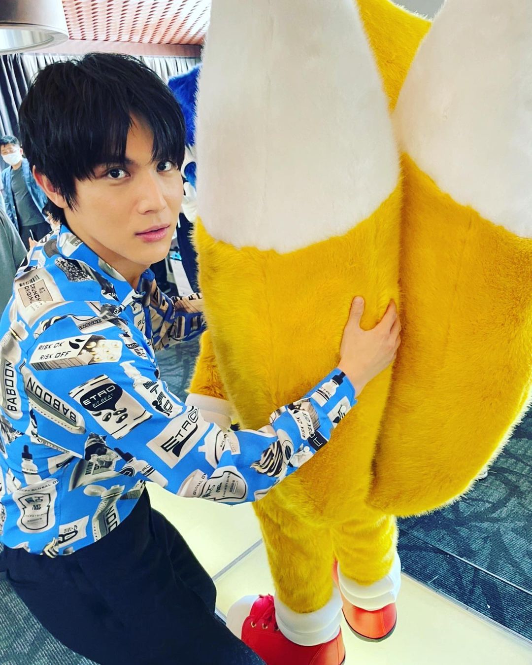 橋本環奈戀愛中！人氣男星「手帶禮物急奔 3 億豪宅」聖誕節約會　經紀公司回應惹玄機