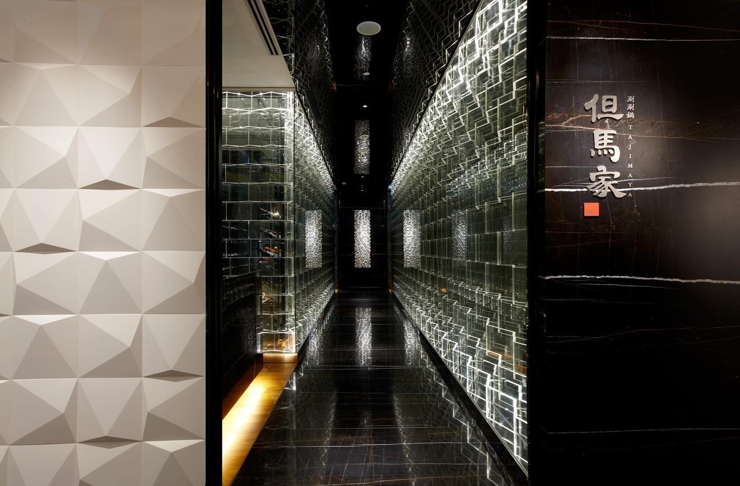 冬天就是要吃火鍋！五間特殊湯底火鍋盤點，季節限定「白酒胭脂蝦」、「胡椒豬肚雞」湯底、「神戶黑毛和牛」瞬移日本