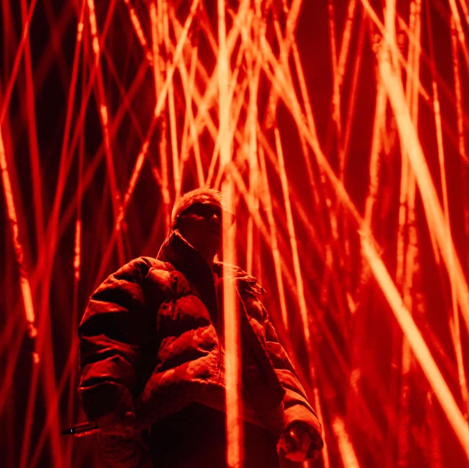 今年最發燒！周湯豪 人氣作品〈愛上你算我賤〉拿下 YouTube 2022「熱門音樂影片」第一位